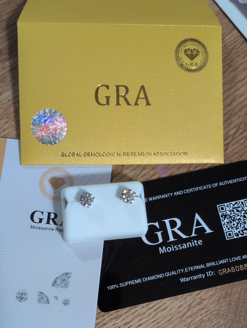 Moissanite Round Stud Earrings in Silver 925 2ctw